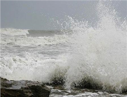 دریای عمان و پایان هفته ای طوفانی