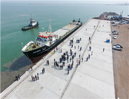 افتتاح بندر کاسپین با ورود کشتی کشتیرانی دریای خزر