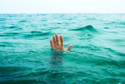 غرق دو زن در ساحل قشم