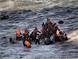 غرق قایق در یونان جان 15 نفر را گرفت 