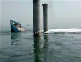 شناور باربری ایران در آبهای کویت غرق شد