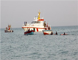 امداد و نجات به خدمه لنج صیادی در آبهای بوشهر