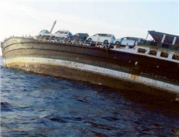 کشتی کارگوی هند در ساحل عمان غرق شد