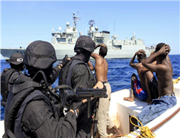 حمله دزدان دریایی به کشتی کانتینری در ساحل گینه