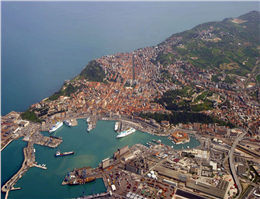 Italy Raises Highest Level at Tourist Ports