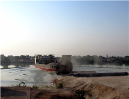 کشتی کاتاماران در خرمشهر  به آب انداخته شد