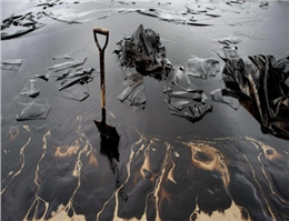آلودگی نفتی بندر ماهشهر تحت کنترل است