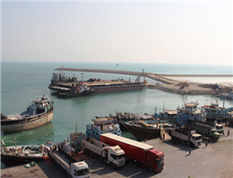 Embarkation and Disembarkation in Lengeh Port Rise