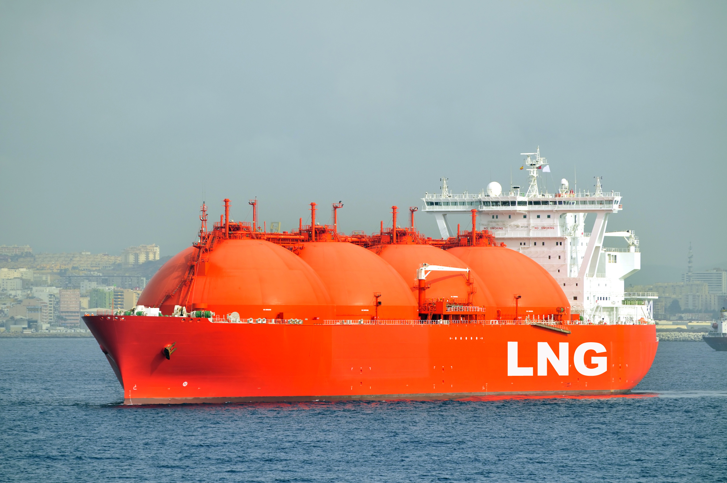عمان تولید گاز LNG را جایگزین نفت می کند