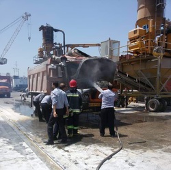 پرسنل کشتی پرین آتش کامیون غلات را مهار کردند