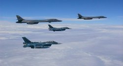 برگزاری رزمایش مشترک هوایی ژاپن و آمریکا بر فراز دریای شرق چین