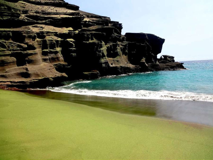 ساحلی با ماسه های سبز//