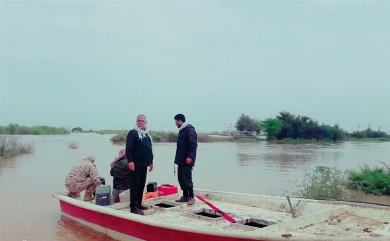 انتقال 44 فروند قایق به مناطق سیل زده خوزستان