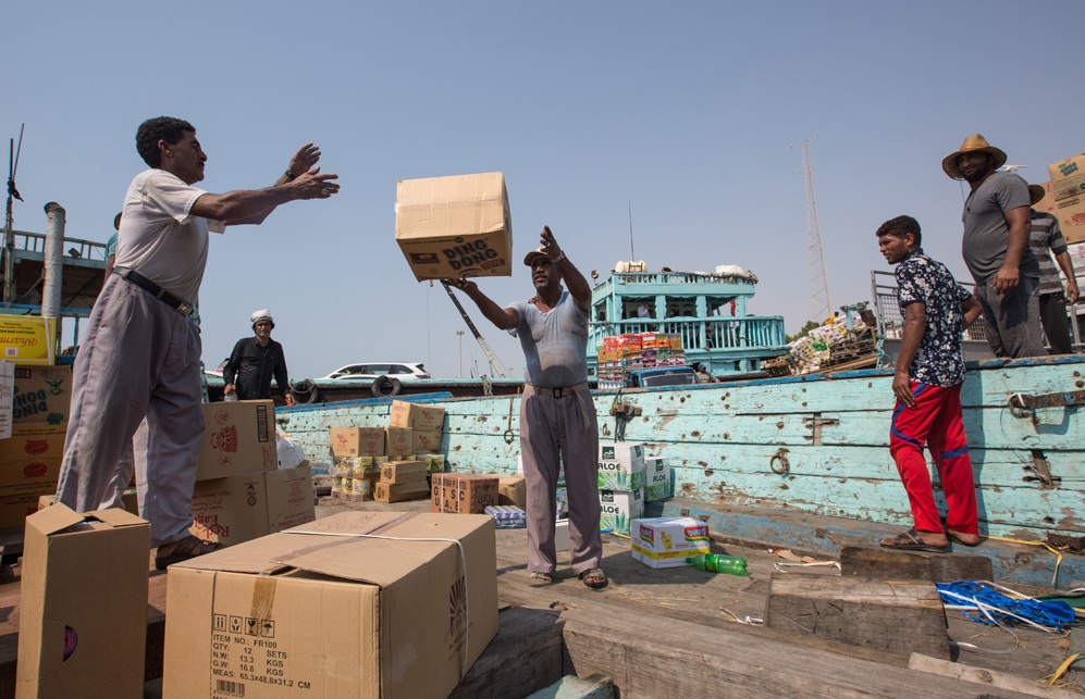 رونق بندر خرمشهر در گرو واردات کالاهای ته لنجی