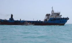 توقیف کشتی حامل سوخت قاچاق در آب‌های بوموسی