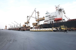 کشتی‌های تجاری به مقصد ایران در لنگرگاه قرنطینه می‌شوند