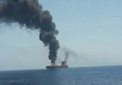 آتش گرفتن یک نفتکش در نزدیکی سواحل شارجه(+ فیلم)