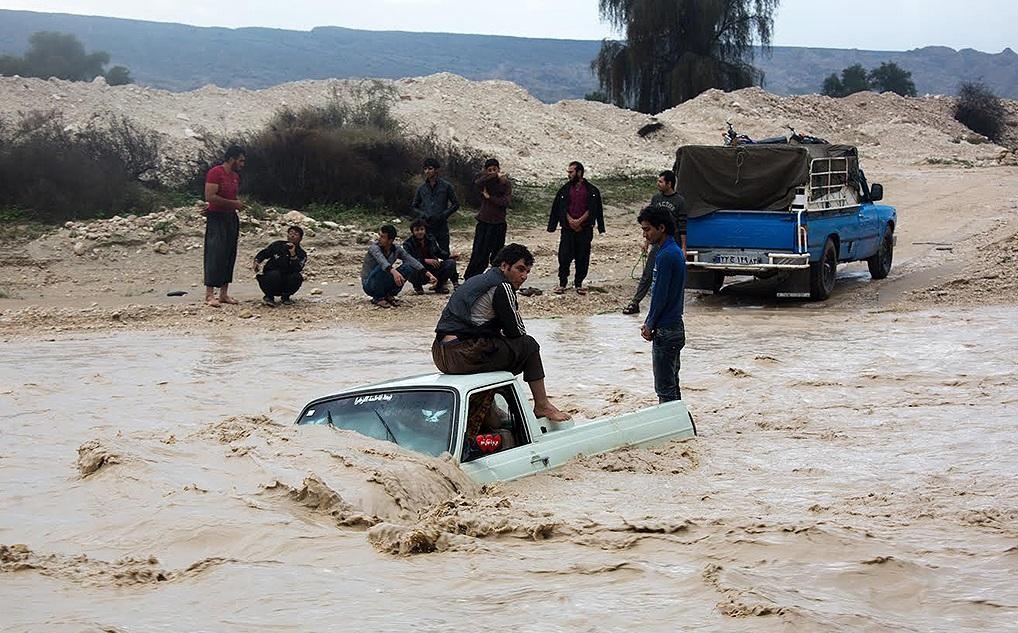 تاکید وزیر راه در هدایت سیلاب به سمت تالاب ها و خلیج فارس