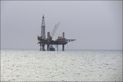 انفجار در سکوی نفتی ایران در خلیج فارس