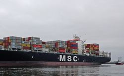 بزرگترین کشتی کانتینری جهان تحویل داده شد