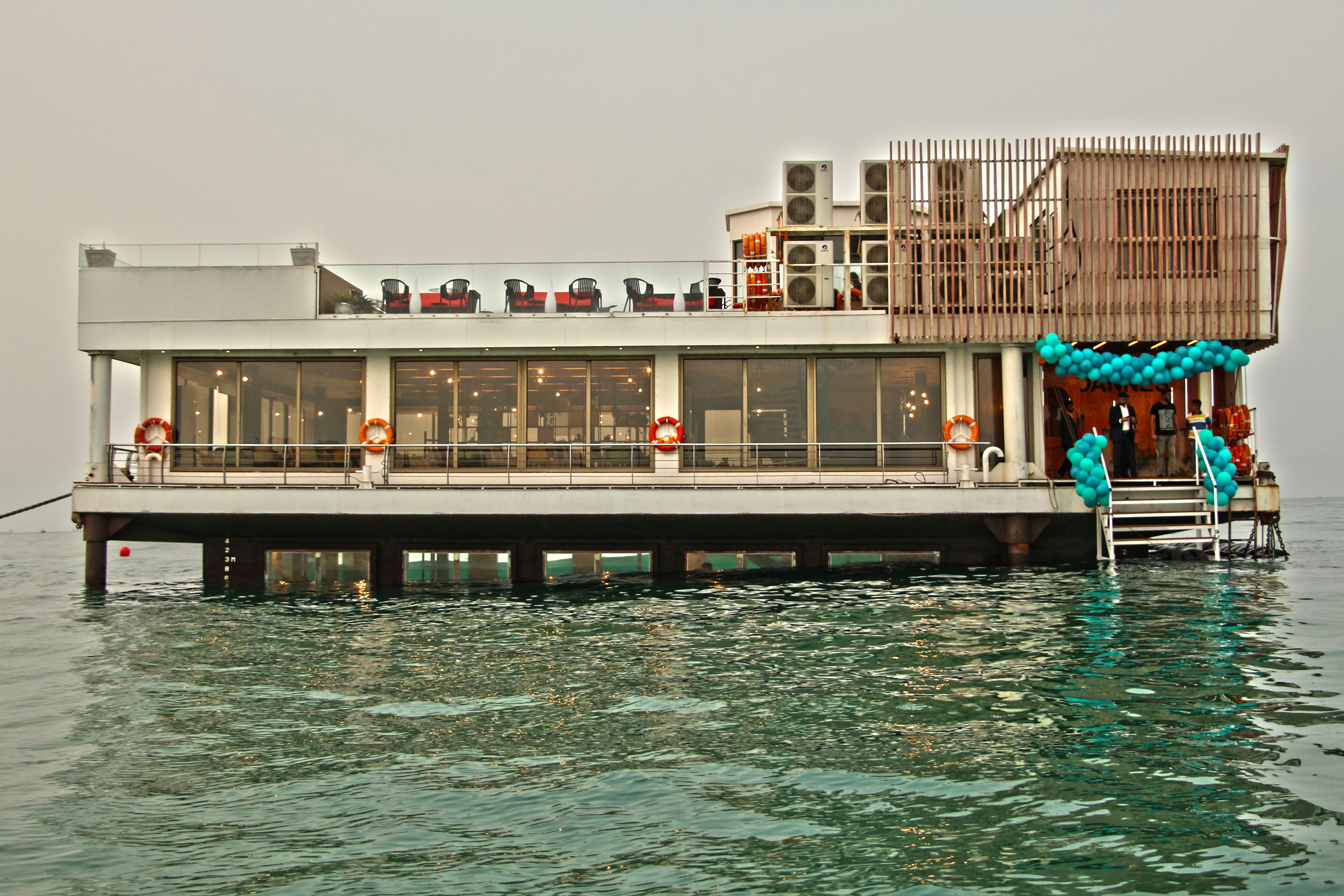 توسعه فعالیت رستوران‌های شناور در خلیج فارس