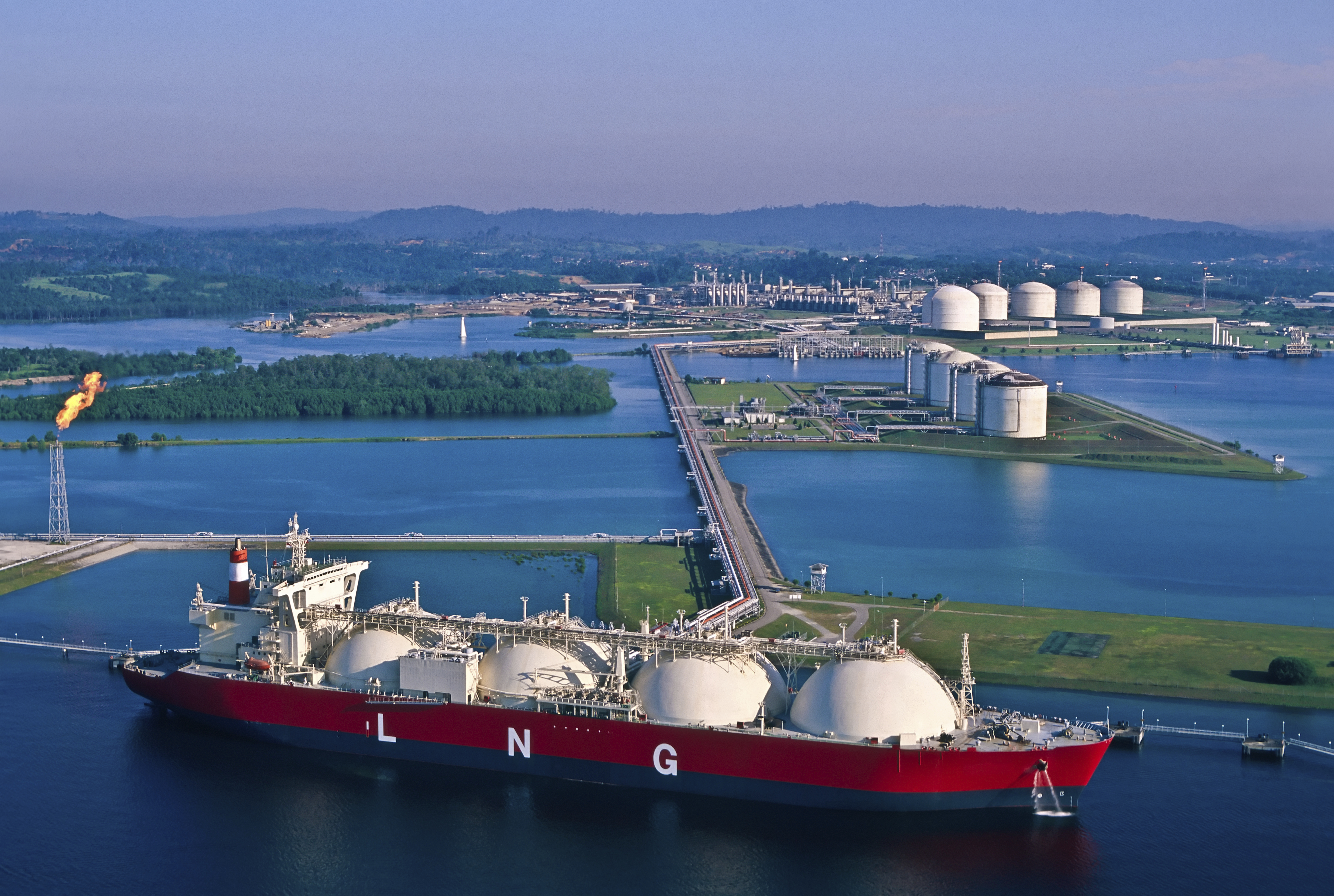 توافق قطر و Shell برای تأسیس شرکت سوخت رسانی مشترک