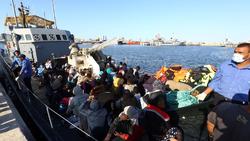قایق حامل مهاجران در آفریقا واژگون شد