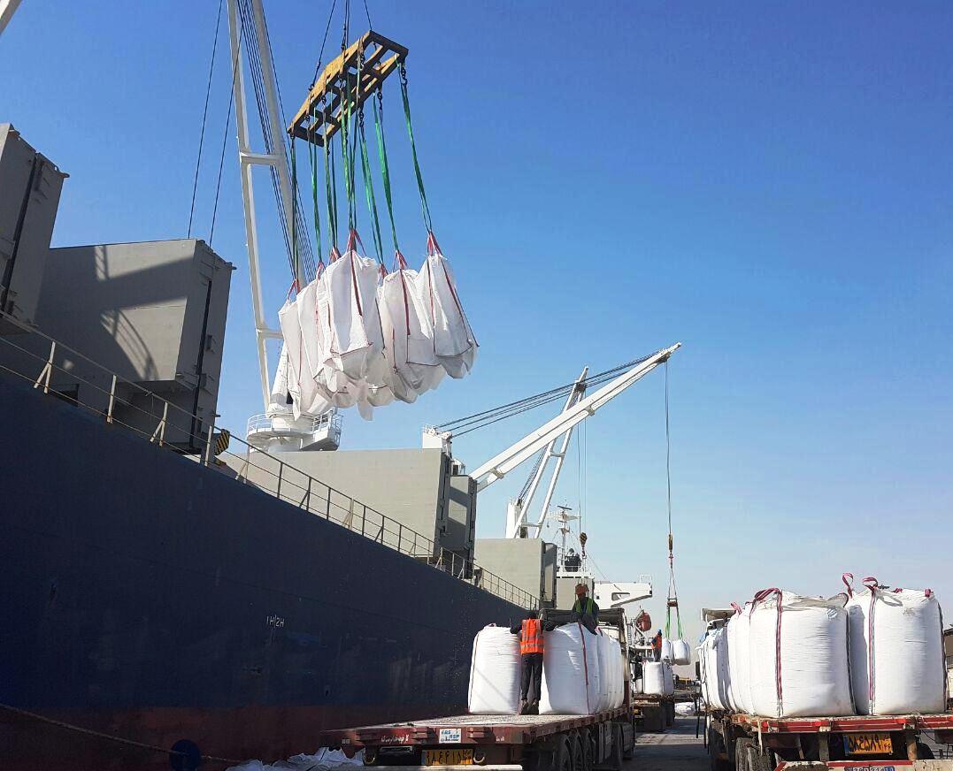 ورود اولین کشتی گندم اهدایی دولت هند به افغانستان به بندر چابهار