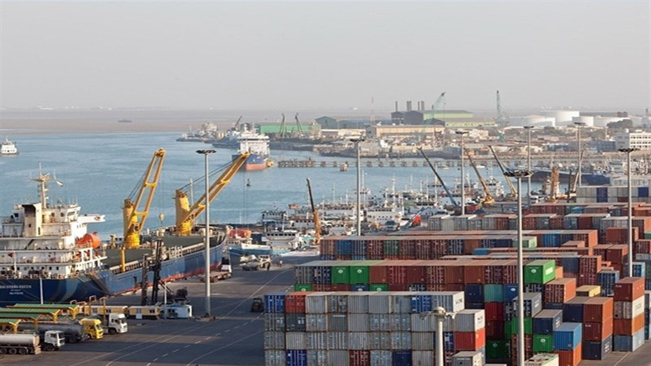 ۲۳ درصد حجم صادرات کشور از گمرکات استان بوشهر صورت می‌گیرد