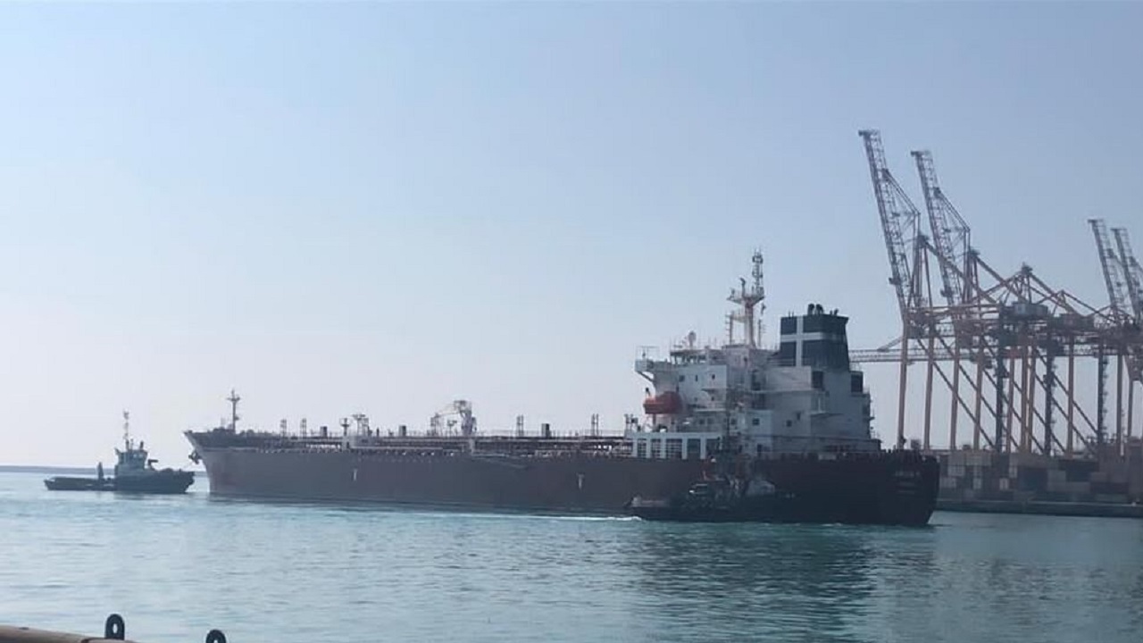 پهلوگیری کشتی حامل ۲۷ هزار تن روغن خام خوراکی در بندر شهید رجایی