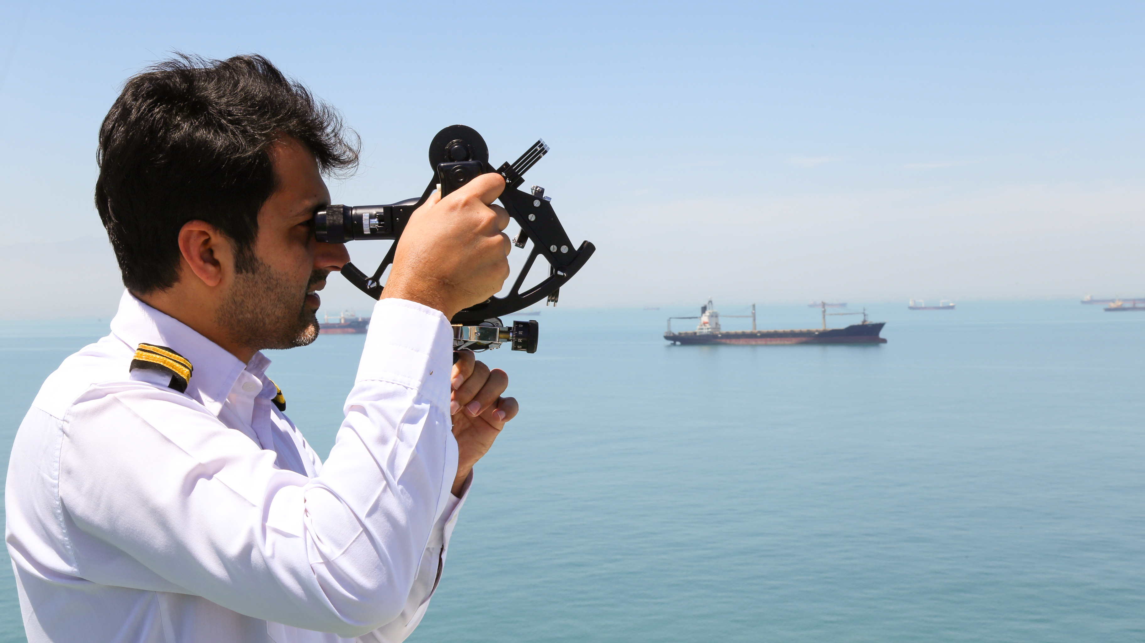 گرامیداشت مجازی روز جهانی دریانورد/ تجلیل از دریانوردان شاغل بر ۵ نفتکش