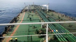 رویترز: نفتکش‌های ایرانی روز یکشنبه به آب‌های ونزوئلا می‌رسند