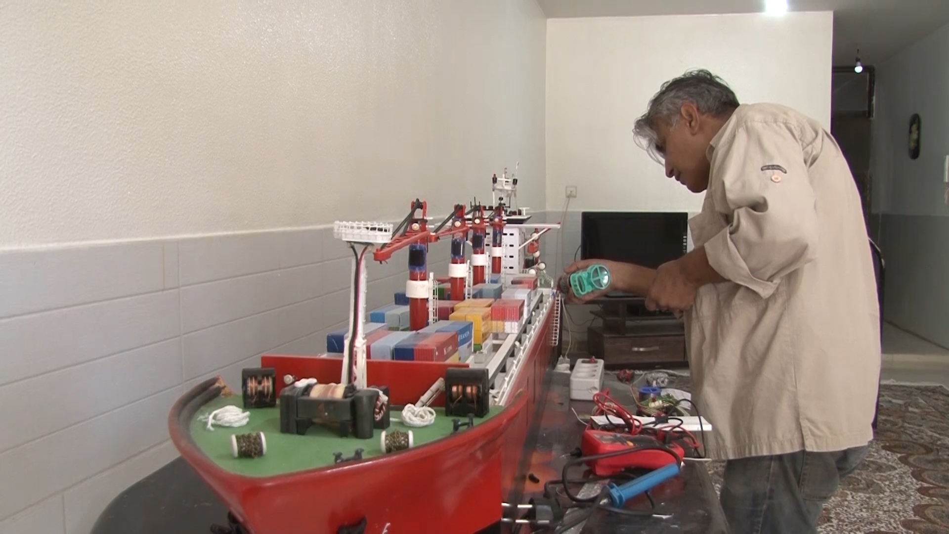 ساخت ماکت‌های زیبای کشتی با استفاده از مواد بازیافتی