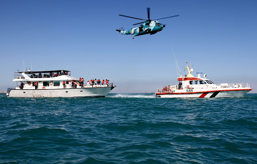 نجات ۶۵ آسیب دیده از سوانح دریایی بوشهر در نیمه نخست امسال