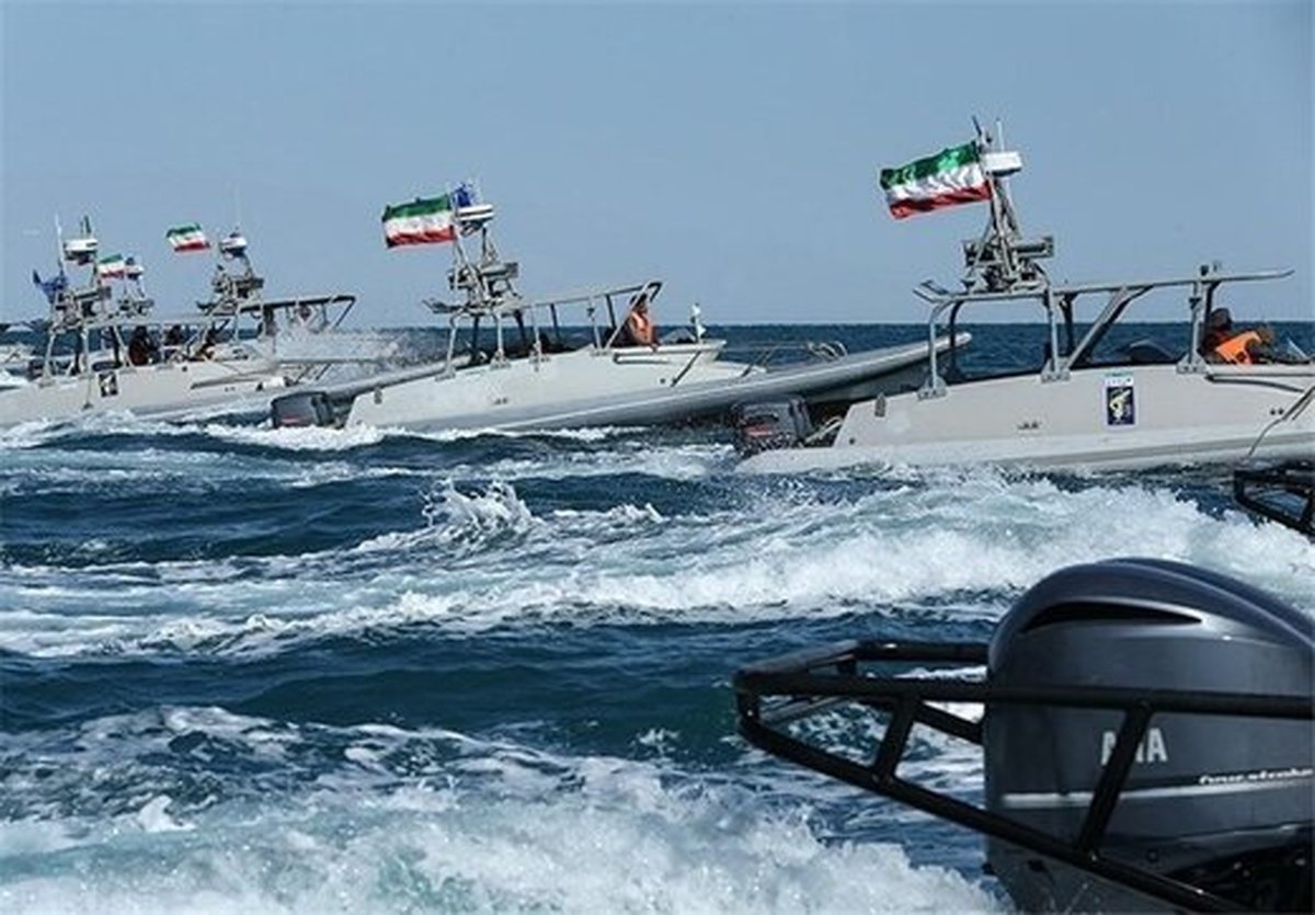 رژه قایق‌های تندرو سپاه در خلیج فارس برگزار می‌شود