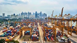 کاهش ورود کشتی‌ها و افزایش فروش سوخت در بندر سنگاپور