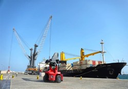 پهلوگیری کشتی ۶۸ هزار تنی کالای اساسی در بندر شهید بهشتی