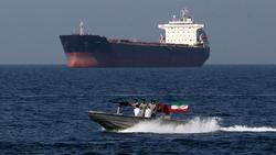 توقیف یک نفتکش با پرچم پاناما حامل سوخت قاچاق در خلیج فارس / بازداشت ۱۰ خدمه آن