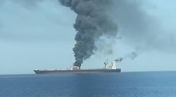 کشتی منفجر شده در بندر جده عربستان انگلیسی است