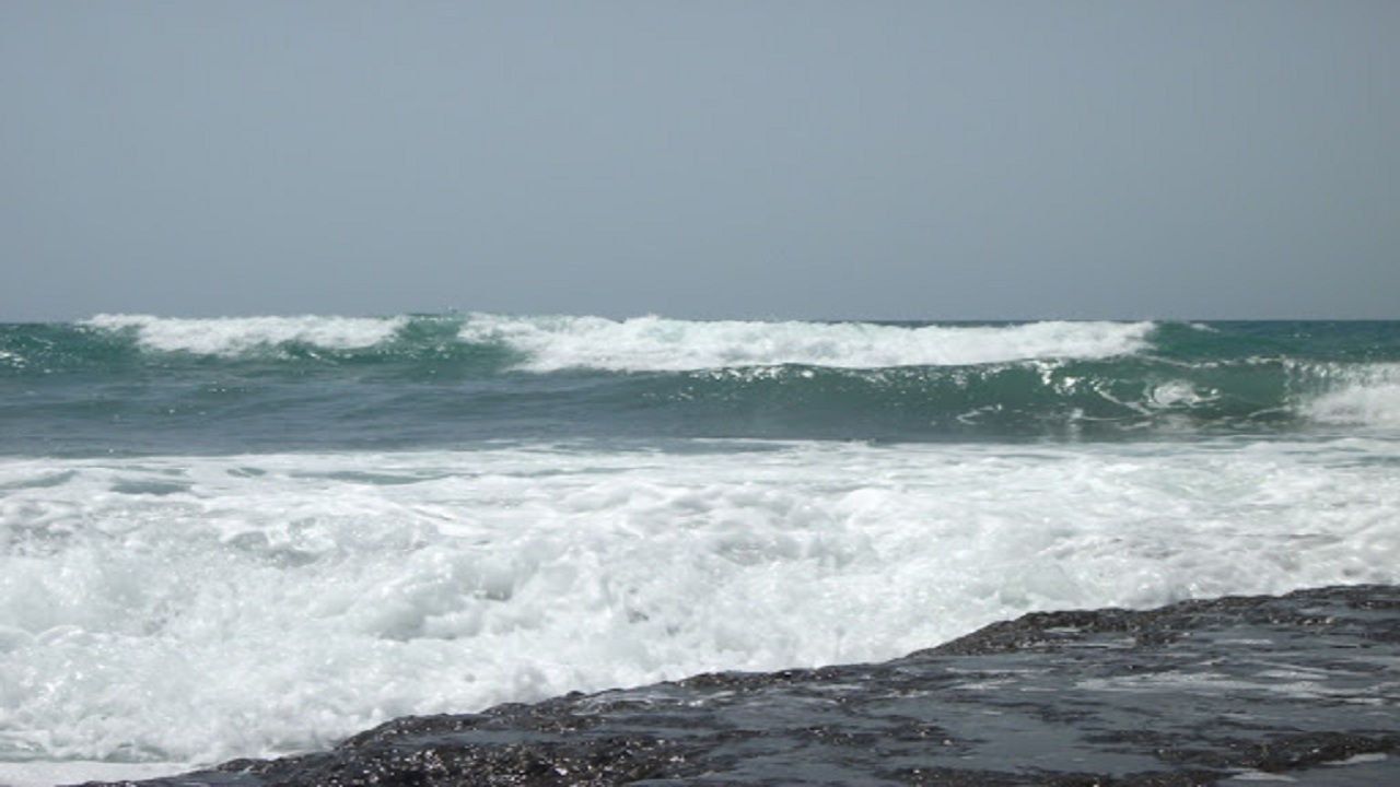 آب‌های شمالی خلیج فارس به شدت مواج و توفانی است