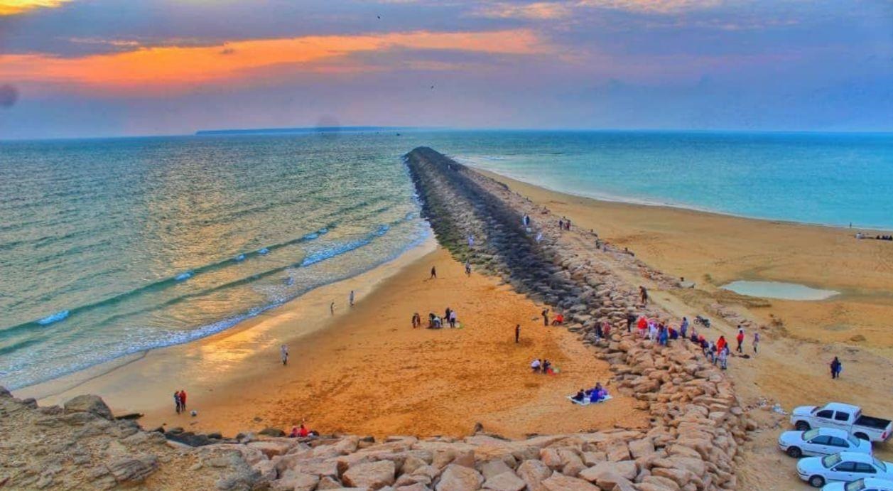 ورود ۴۱۵ هزار نفر گردشگر نوروزی به سواحل چابهار