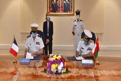 امضای یادداشت تفاهم امنیت دریایی میان عمان و فرانسه