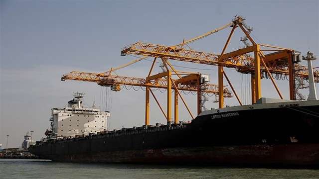 کشتی ۳۱ هزار تنی در بندر بوشهر برای تخلیه برنج پهلو گرفت