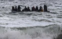 قایق حامل ۴۵ مهاجر در سواحل ترکیه غرق شد