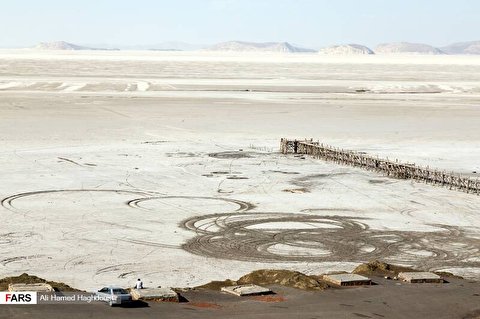 توفان‌های نمکی دریاچه ارومیه(+عکس)