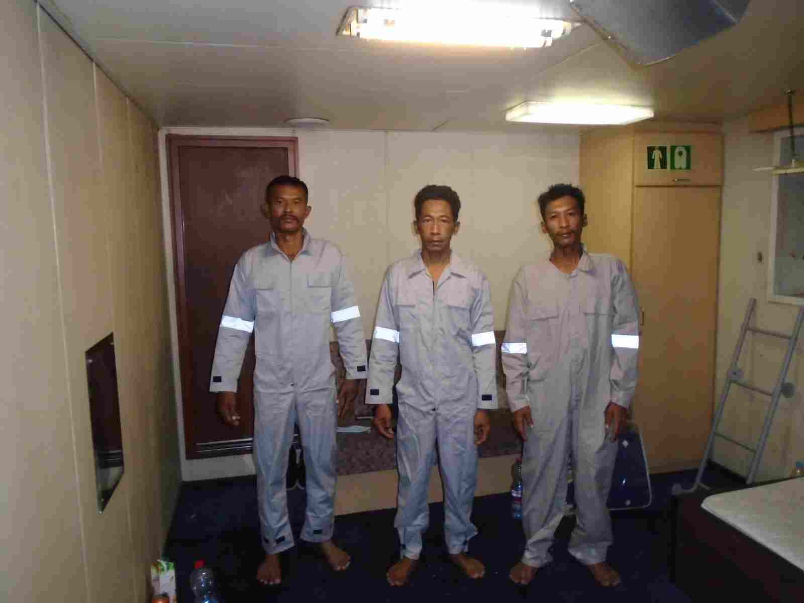 نجات جان سه ماهیگیر اندونزیایی توسط کارکنان کشتی گل افروز