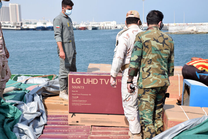 ۴۴ میلیارد کالای قاچاق از ۲ شناور در استان بوشهر کشف شد