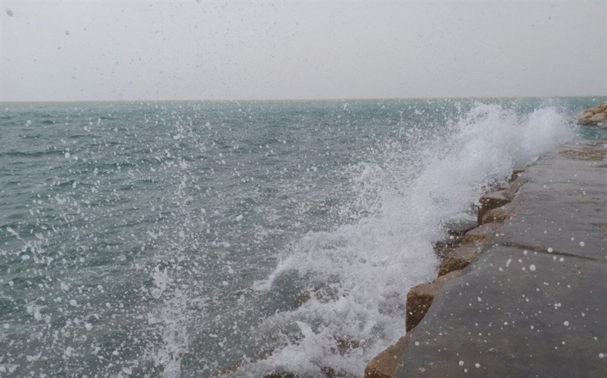 آب‌های شمال خلیج فارس تا روز جمعه مواج است/شناور‌ها به دریا نروند