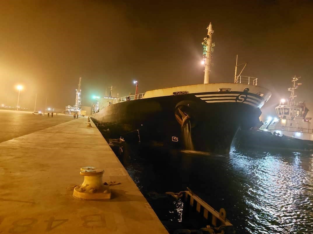 پهلوگیری کشتی ۷۰ هزار تُنی گندم در اسکله غلات بندر امام خمینی