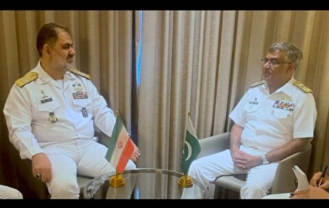 دیدار فرماندهان نیروی دریایی ارتش ایران و پاکستان در سمپوزیم اقیانوس هند